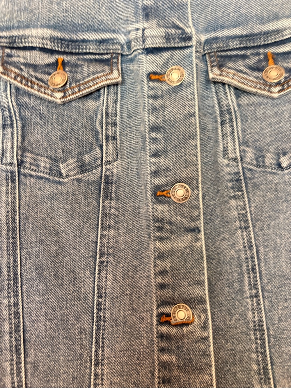 CAbi Jeanie Denim Jacket Spring 2026 - Picture 4 of 9